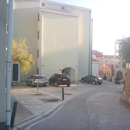 Apartman Ozi Petrovac Bagian luar foto