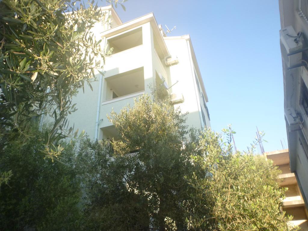 Apartman Ozi Petrovac Bagian luar foto